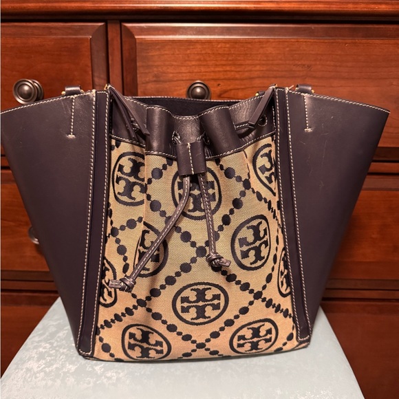 Tory Burch - Picture 2 of 15